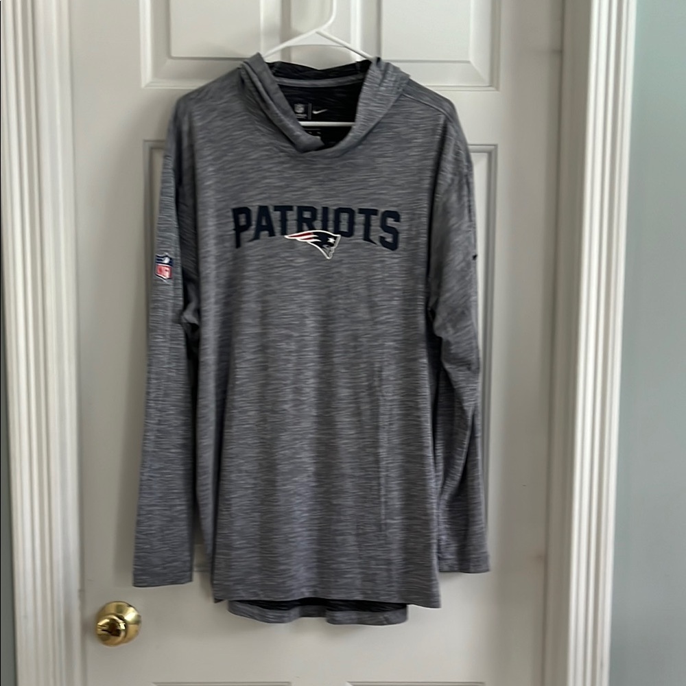 Nike Gray Long Sleeve light weight NE Patriots Hooded Tee, Mens XL